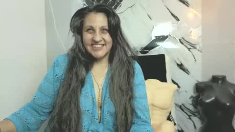 Snapshot of merlyna_goldens chatting on October 11, 2:44 am My next birthday is December 11th. online show from October 11, 2:44 am