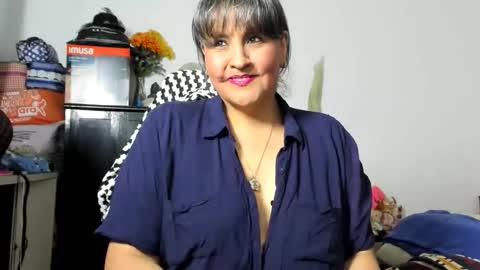 Snapshot of merlyna_goldens chatting on May 8, 7:03 am My next birthday is December 11th. online show from May 8, 7:03 am