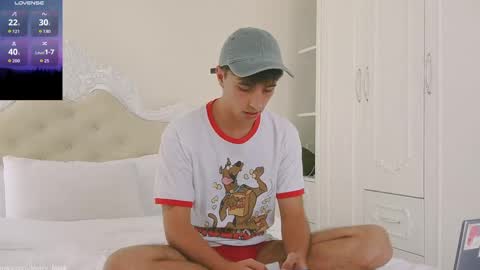 Snapshot of merry_mark chatting on May 19, 6:53 am Mark online show from May 19, 6:53 am