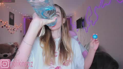 Sara online show from April 2, 2:26 pm