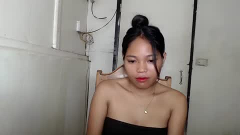 Snapshot of merryrose143 chatting on April 21, 5:50 pm merryrose143 online show from April 21, 5:50 pm
