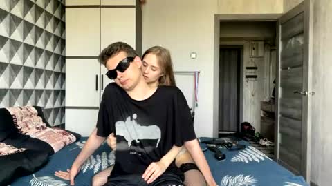Snapshot of merycouple chatting on June 10, 6:45 am Johnny and Hailey online show from June 10, 6:45 am