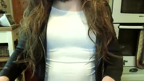 messyxdresser online show from March 10, 1:54 pm