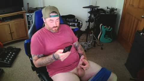 Snapshot of metalhead18787 chatting on June 13, 11:30 am metalhead18787 online show from June 13, 11:30 am