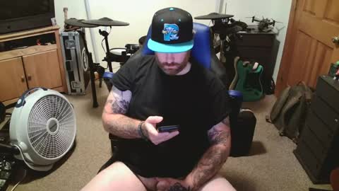 Snapshot of metalhead18787 chatting on July 18, 11:47 am metalhead18787 online show from July 18, 11:47 am
