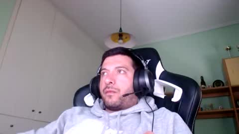 Snapshot of metalic18 chatting on September 27, 8:30 am FunnyTimeHere online show from September 27, 8:30 am