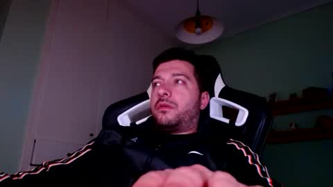 Snapshot of metalic18 chatting on October 19, 2:50 pm FunnyTimeHere online show from October 19, 2:50 pm