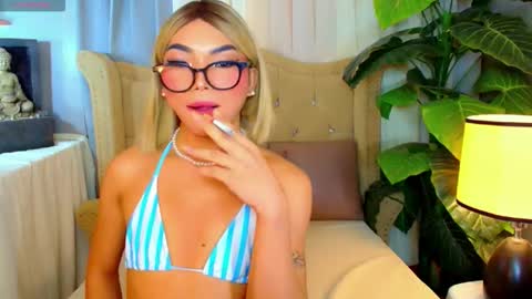 myka online show from September 27, 11:15 am