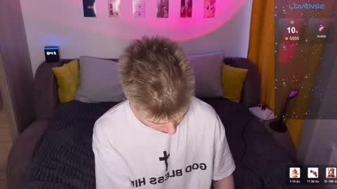 Arthur online show from January 8, 6:43 pm