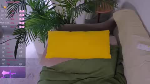 Snapshot of meukotis chatting on October 10, 12:15 pm Stella online show from October 10, 12:15 pm