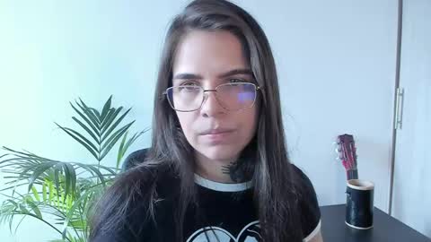 Snapshot of meurief chatting on June 3, 2:44 pm Meurif online show from June 3, 2:44 pm