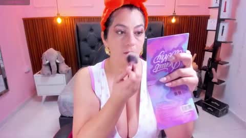 Snapshot of meylagia chatting on November 14, 3:05 am meylagia online show from November 14, 3:05 am