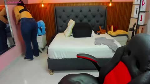 meylagia online show from April 22, 3:09 am