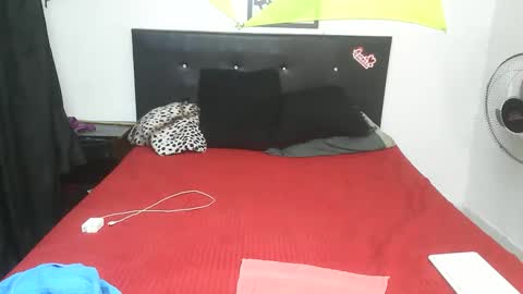 mhia1972 online show from March 10, 11:32 pm