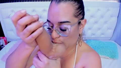 MHONIK BELUCI online show from February 5, 4:33 pm