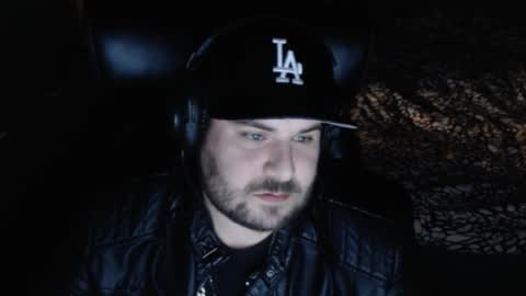 Snapshot of mi_vida21 chatting on October 18, 3:35 pm just ask online show from October 18, 3:35 pm