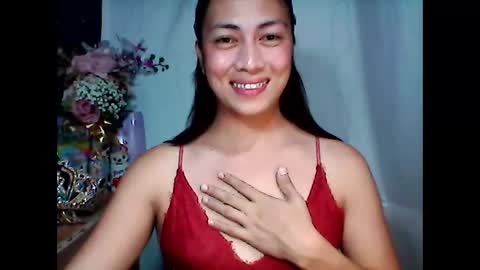 Mia online show from December 1, 2:44 pm