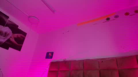 Emi online show from November 7, 7:25 pm