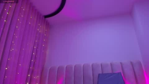 Emi online show from February 4, 7:31 pm