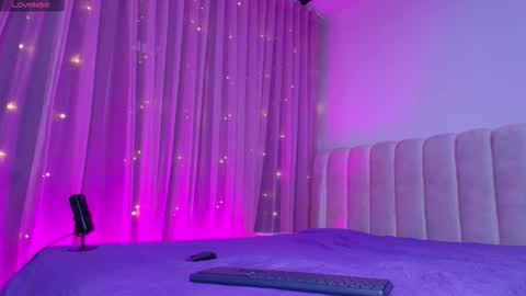 Emi online show from February 6, 7:28 pm