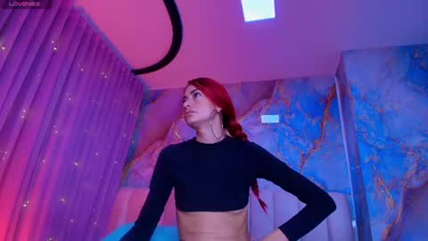 Snapshot of mia_0_ chatting on July 16, 7:09 pm Emi online show from July 16, 7:09 pm