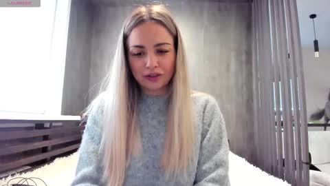 Mia online show from November 8, 5:18 am