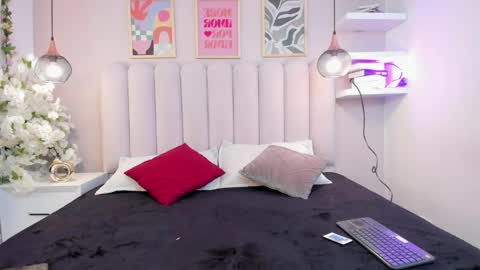 Snapshot of mia__bailey_ chatting on May 8, 3:34 am mia__bailey_ online show from May 8, 3:34 am