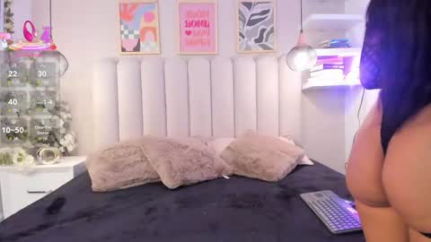 Snapshot of mia__bailey_ chatting on May 27, 3:03 am mia__bailey_ online show from May 27, 3:03 am
