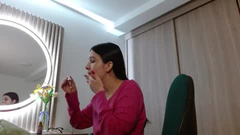 Mia online show from December 2, 4:18 am