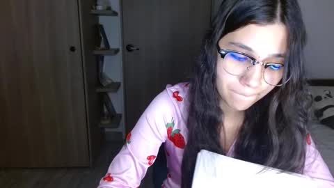 Mia online show from March 26, 1:44 am