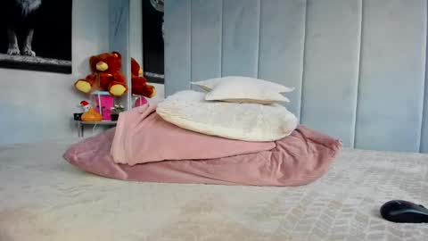 Snapshot of mia__milan chatting on March 3, 5:20 am Mia  Milan online show from March 3, 5:20 am