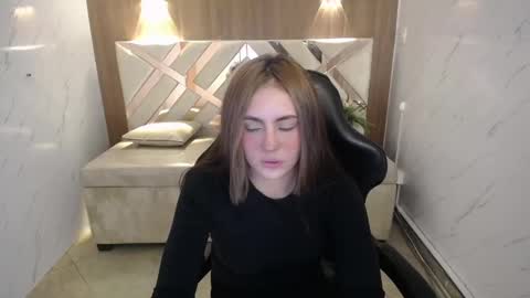 Snapshot of mia_adams_a_ chatting on September 30, 8:36 pm Mia online show from September 30, 8:36 pm