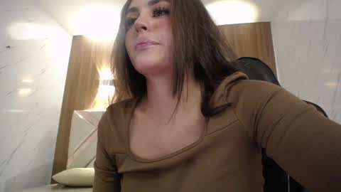 Snapshot of mia_adams_a_ chatting on October 3, 8:17 pm Mia online show from October 3, 8:17 pm