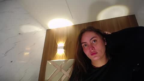 Snapshot of mia_adams_a_ chatting on October 16, 1:39 am Mia online show from October 16, 1:39 am