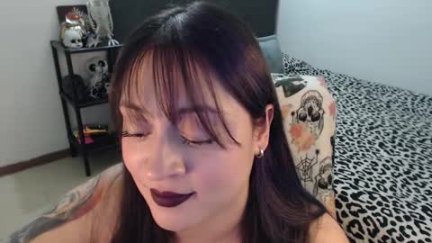 mia online show from January 10, 1:21 am