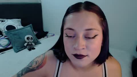 mia online show from January 29, 9:07 pm