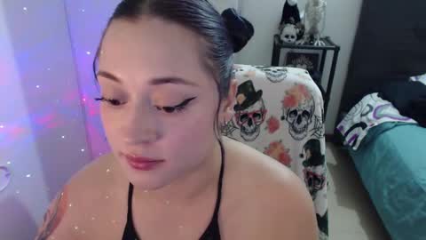 mia online show from January 31, 10:10 pm