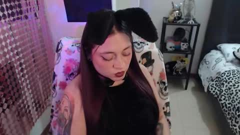 mia online show from October 1, 11:11 pm