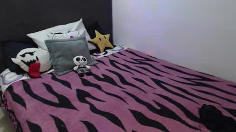 mia online show from October 22, 12:44 am