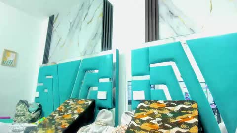 Mia online show from September 9, 11:43 am