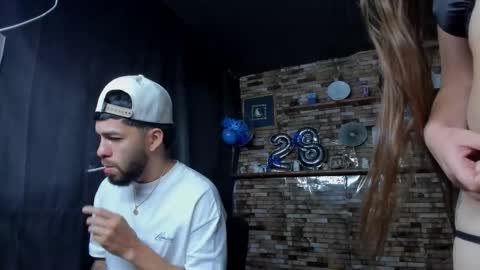 Snapshot of mia_and_vincentt chatting on September 17, 6:37 am Mia and vincentt model indepent online show from September 17, 6:37 am