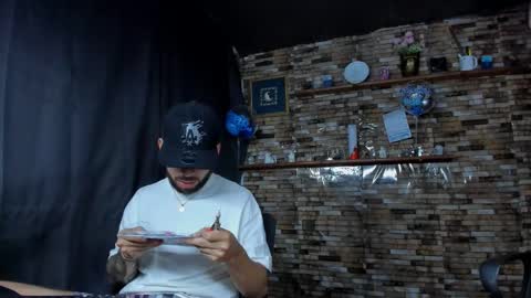 Snapshot of mia_and_vincentt chatting on October 4, 3:48 am Mia and vincentt model indepent online show from October 4, 3:48 am