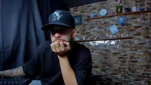 Snapshot of mia_and_vincentt chatting on October 15, 3:50 am Mia and vincentt model indepent online show from October 15, 3:50 am