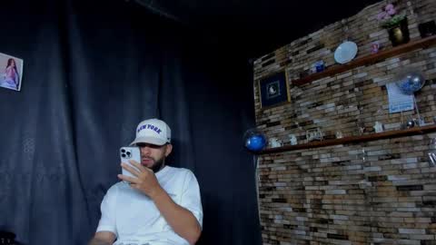 Snapshot of mia_and_vincentt chatting on November 15, 1:03 am Mia and vincentt model indepent online show from November 15, 1:03 am