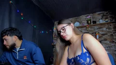 Snapshot of mia_and_vincentt chatting on December 5, 4:10 am Mia and vincentt model indepent online show from December 5, 4:10 am