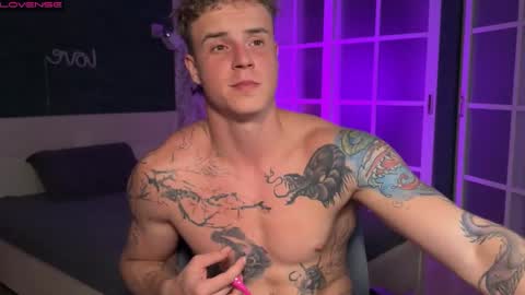 Andre and Mia online show from September 24, 8:34 pm