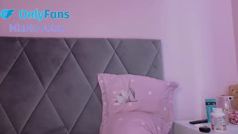 Snapshot of mia_angel chatting on September 26, 2:21 pm mia_angel online show from September 26, 2:21 pm