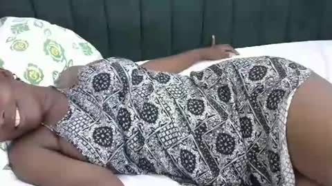 aishah petite online show from January 23, 7:07 pm