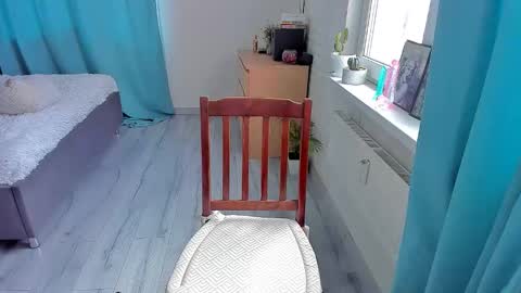 Snapshot of mia_brackenridge chatting on September 19, 9:43 am Mia6969 online show from September 19, 9:43 am