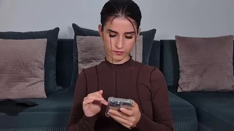 Freya Allen online show from November 14, 9:46 pm